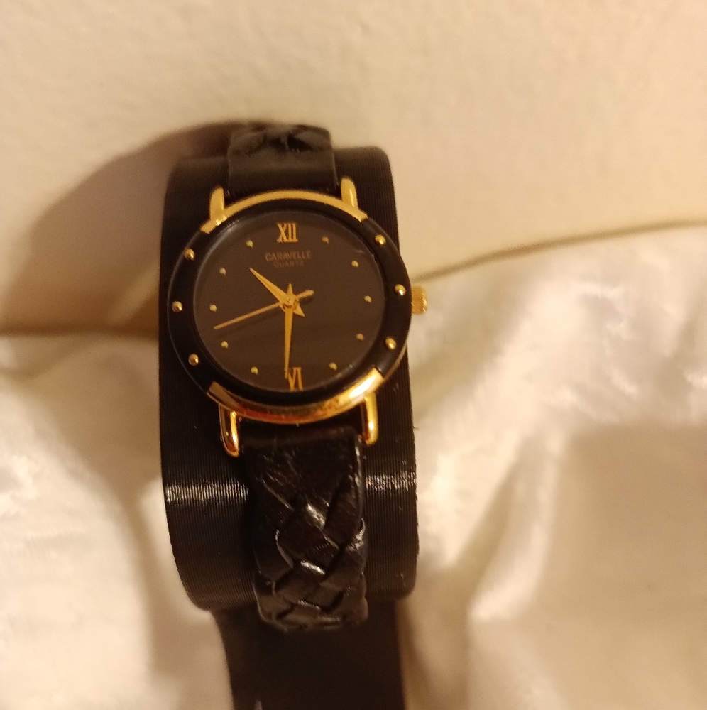 Carvelle by Bulova black basket weave band leather women's watch 1988